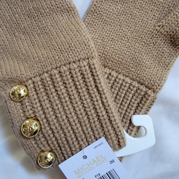 Michael Kors gloves NEW WITH TAGS - Picture 4 of 4